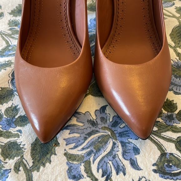 Brooks Brothers Saddle Tan Point Toe Chunky Women’s Heels Size 10 - Picture 8 of 11